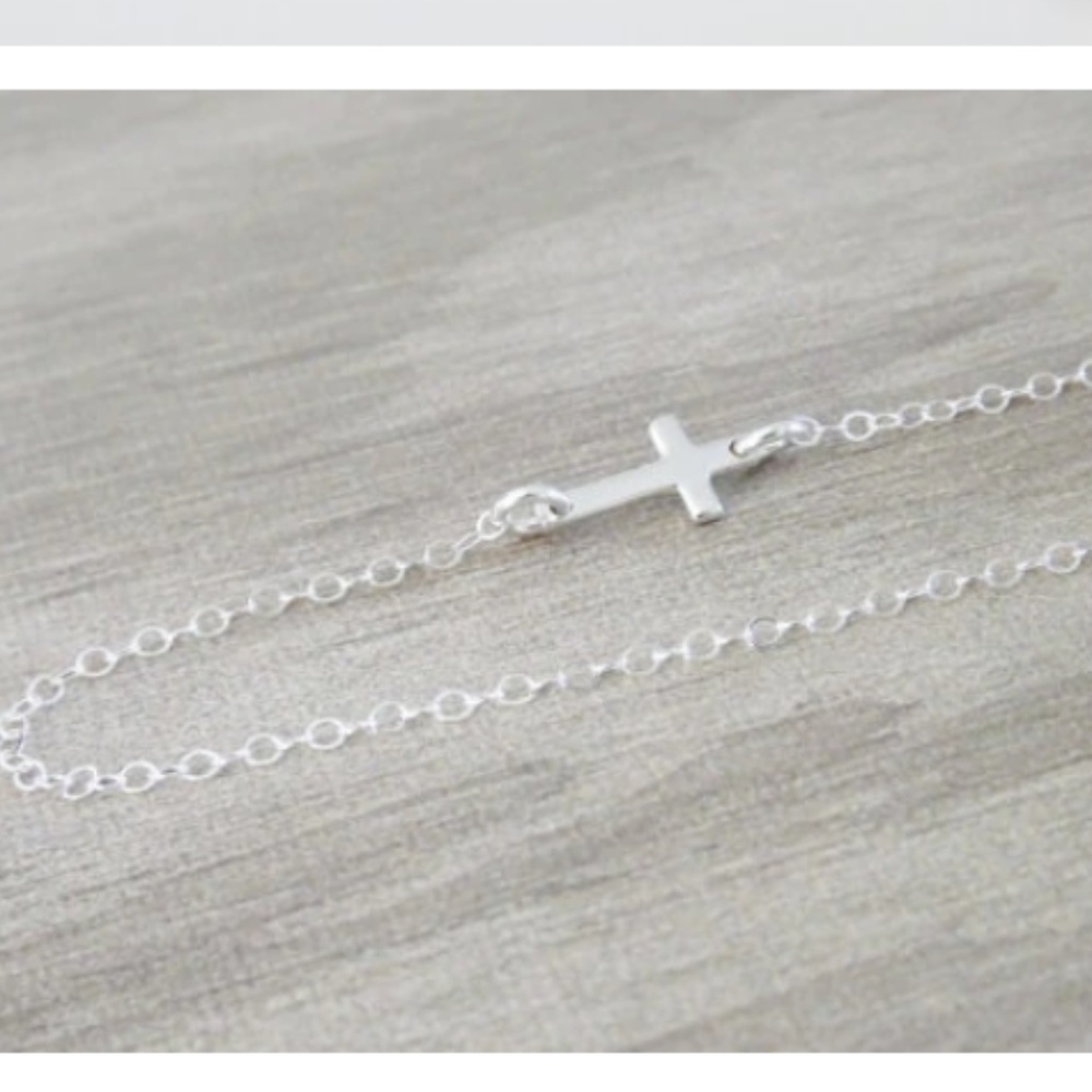 Christian Cross Minimalist Charm Worship Necklace - Picture 7 of 8